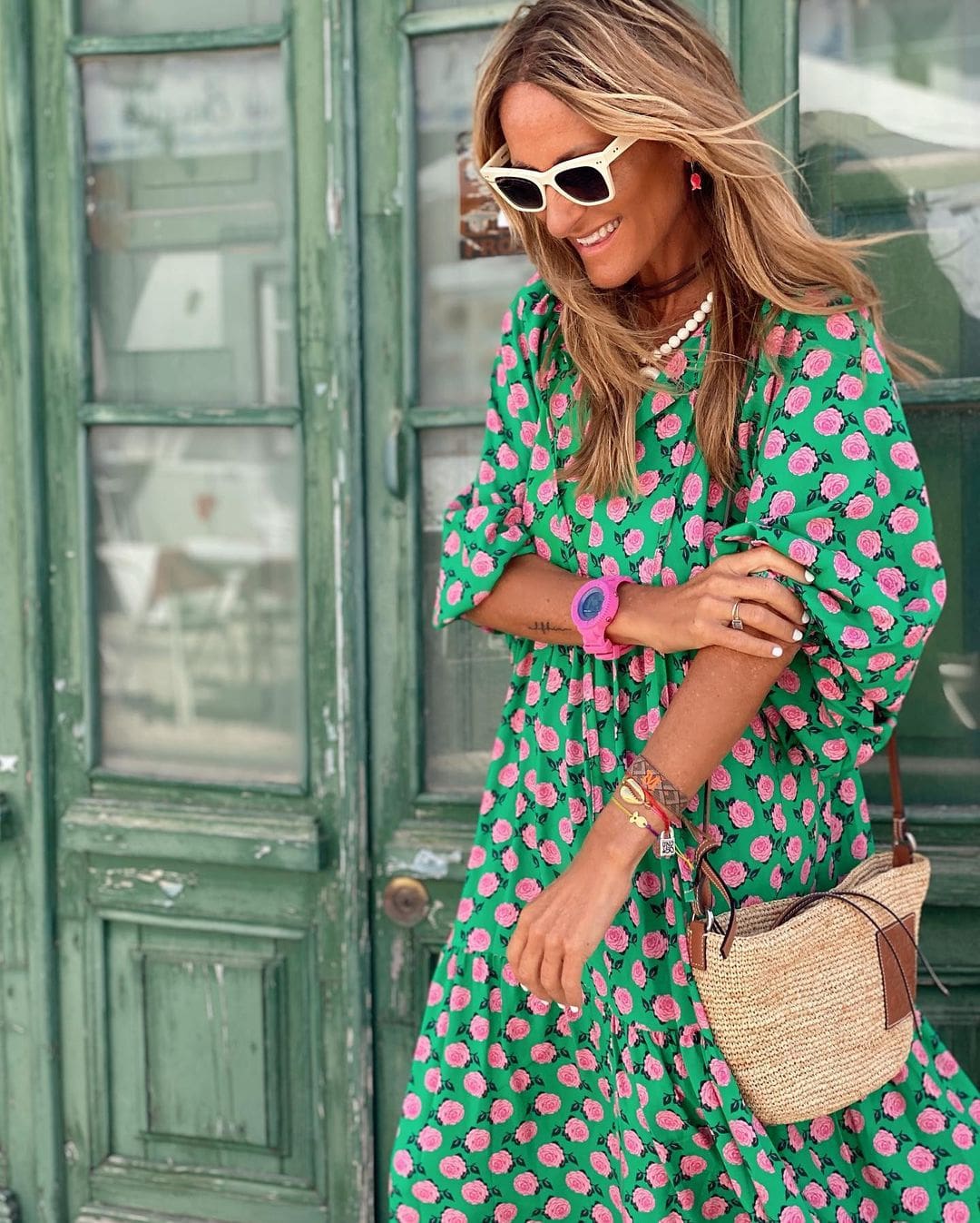 Spring dress featuring an elegant silhouette and round neckline. 3