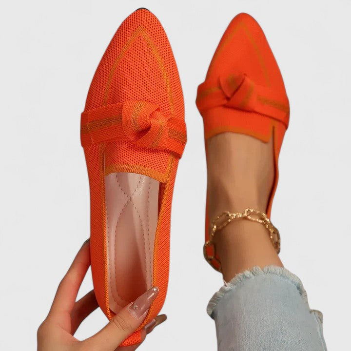Damskie mokasyny skórzane z wsuwanym wzorem, ukazujące elegancki design i stylowy kształt 5