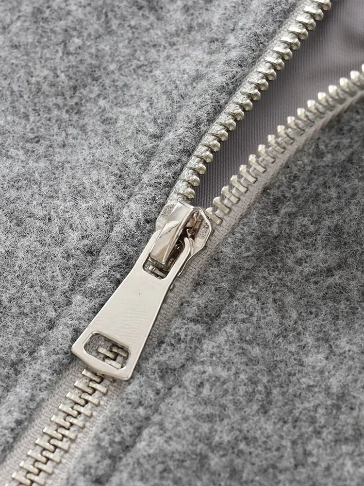 Women's bomber jacket with a round neckline and a loose fit. 3