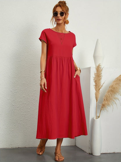 Maxi dress for women with short sleeves, featuring an A-line silhouette and a relaxed fit. 6