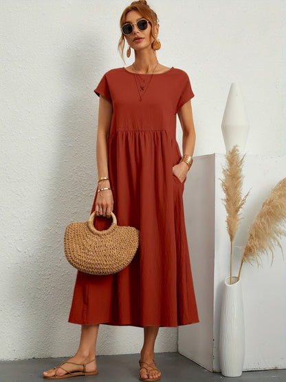 Maxi dress for women with short sleeves, featuring an A-line silhouette and a relaxed fit. 8