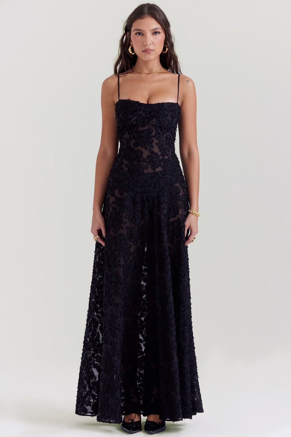 Maxi dress for women featuring a floral pattern and a fitted bodice, suitable for weddings. 0