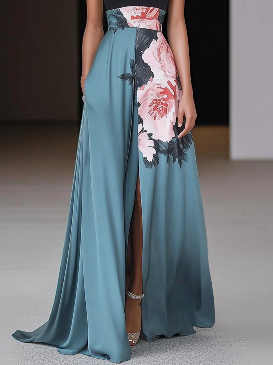 Maxi dress for women with a round neckline and an elegant slit, displayed on a mannequin against a neutral background. 2