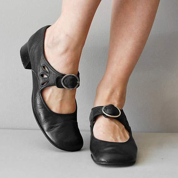 Damskie buty Mary Jane z klamrą, prezentujące klasyczny design z eleganckim wykończeniem. 0