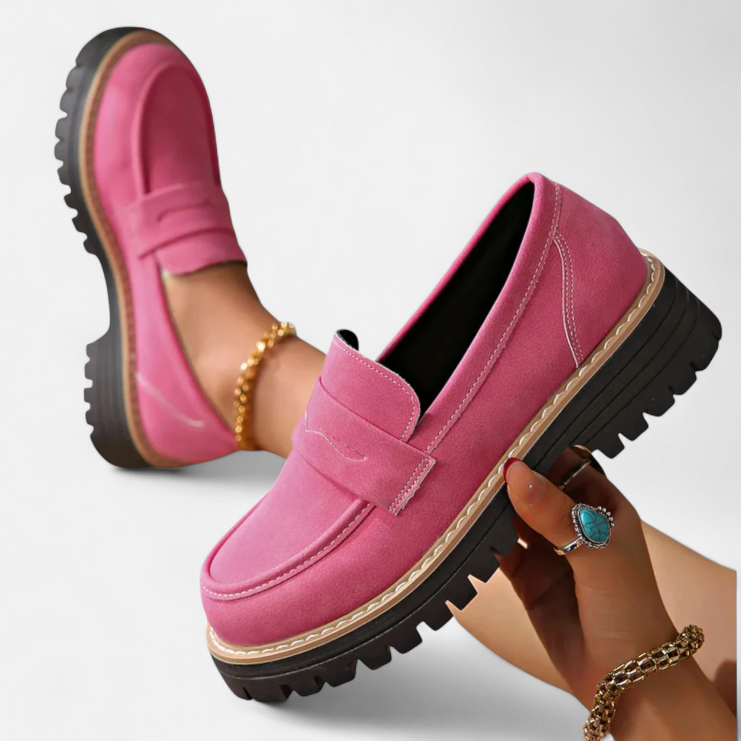 Orthopedic women's moccasins designed for anatomical comfort, featuring a slip-on style and a rounded toe. 5