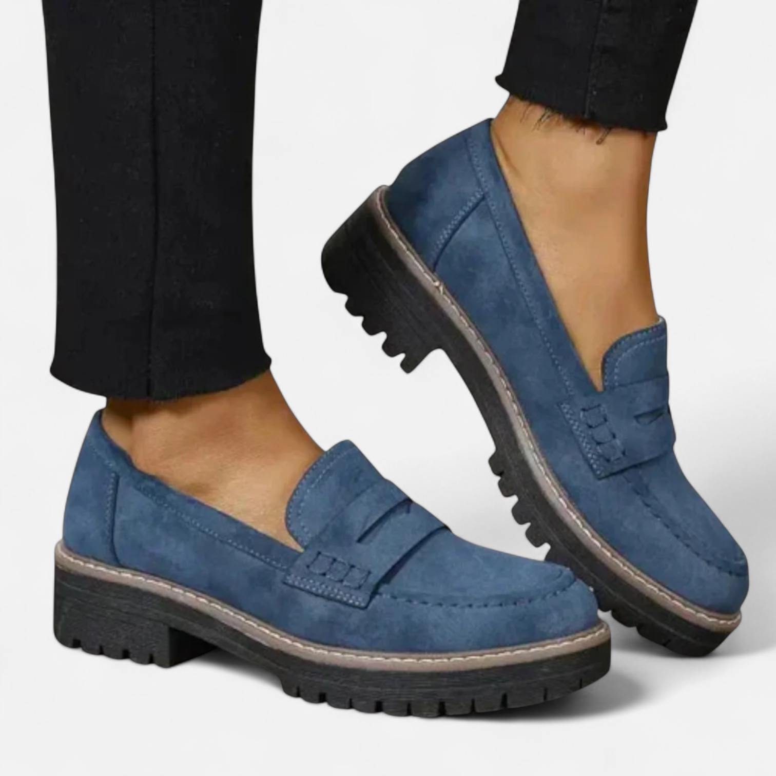 Orthopedic women's moccasins designed for anatomical comfort, featuring a slip-on style and a rounded toe. 6