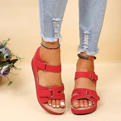 Orthopedic women's sandals with adjustable straps and a sturdy sole. 4
