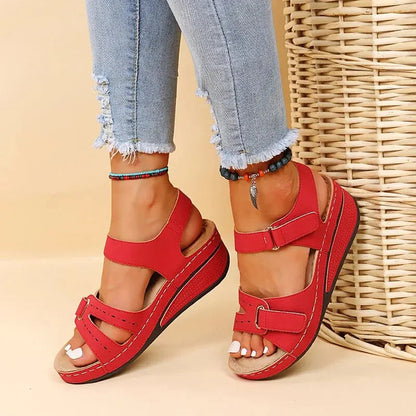 Orthopedic women's sandals with adjustable straps and a sturdy sole. 6