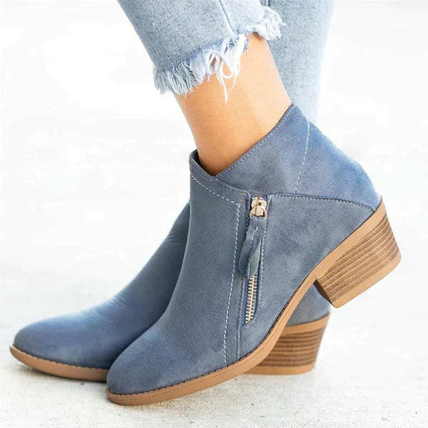 Low women's leather shoes with a zipper and arch support, featuring a sleek design and a comfortable fit. 0