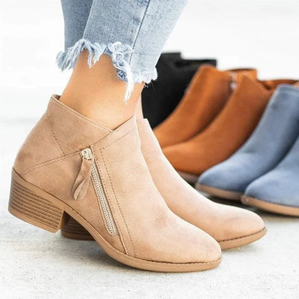Low women's leather shoes with a zipper and arch support, featuring a sleek design and a comfortable fit. 3