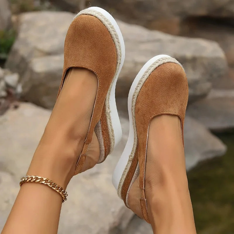 Orthopedic women's moccasins featuring cushioning and a flexible sole, showcasing a sleek design with a comfortable fit. 2