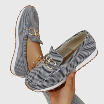 Orthopedic women's moccasins featuring metallic details and a non-slip sole. 4
