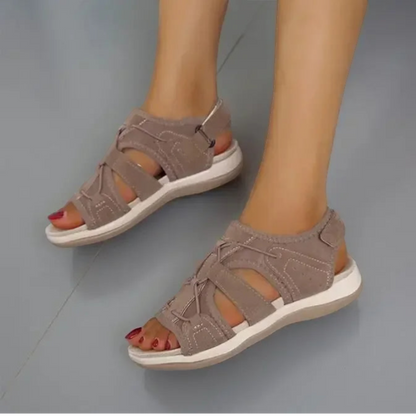 Orthopedic women's sandals with an open design, featuring adjustable straps and a cushioned footbed for comfort. 3