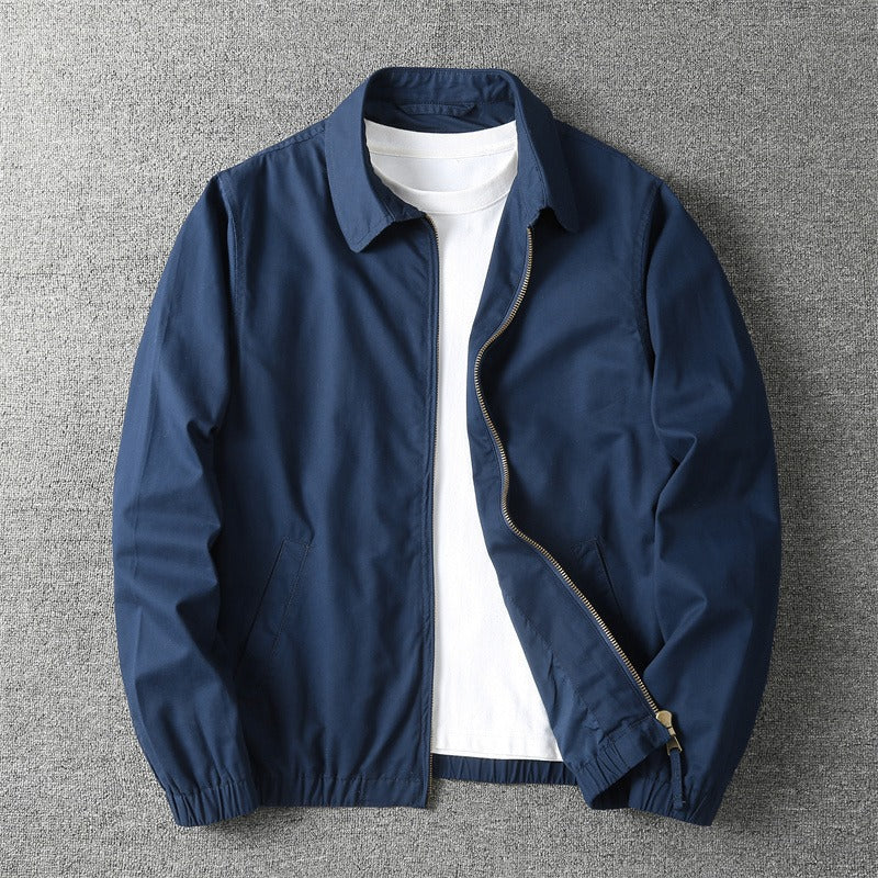 Men's lightweight jacket featuring a zip closure and elastic cuffs. 2