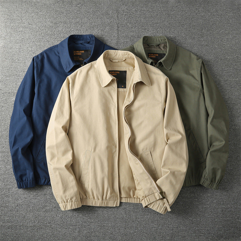 Men's lightweight jacket featuring a zip closure and elastic cuffs. 3