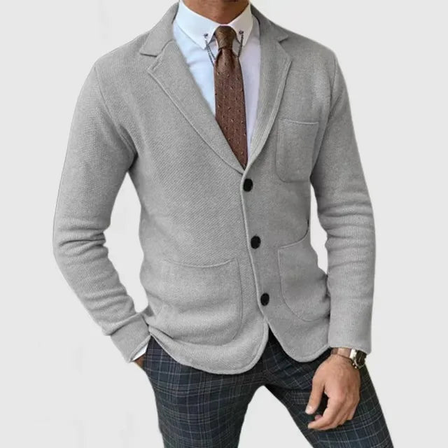 Men's smart casual blazer with a tailored fit, featuring a structured design and a contemporary silhouette. 1