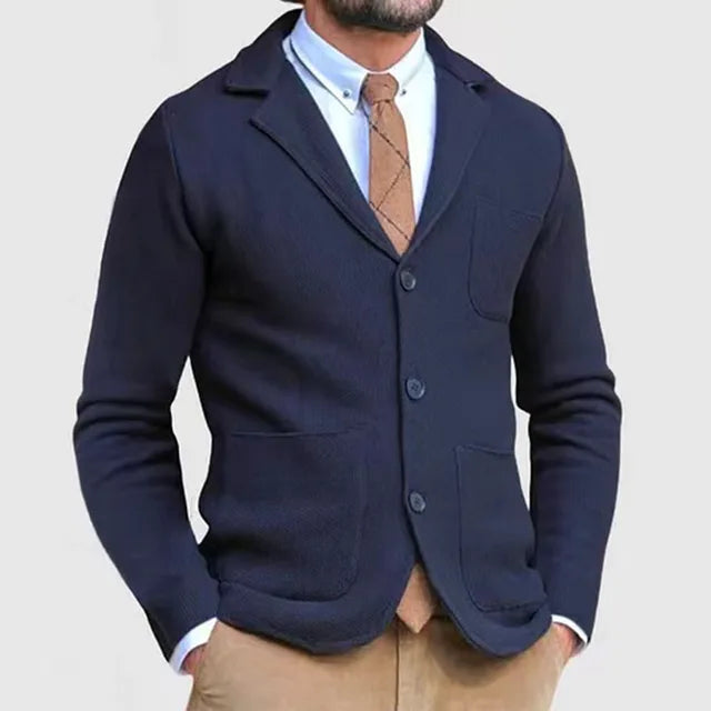 Men's smart casual blazer with a tailored fit, featuring a structured design and a contemporary silhouette. 5