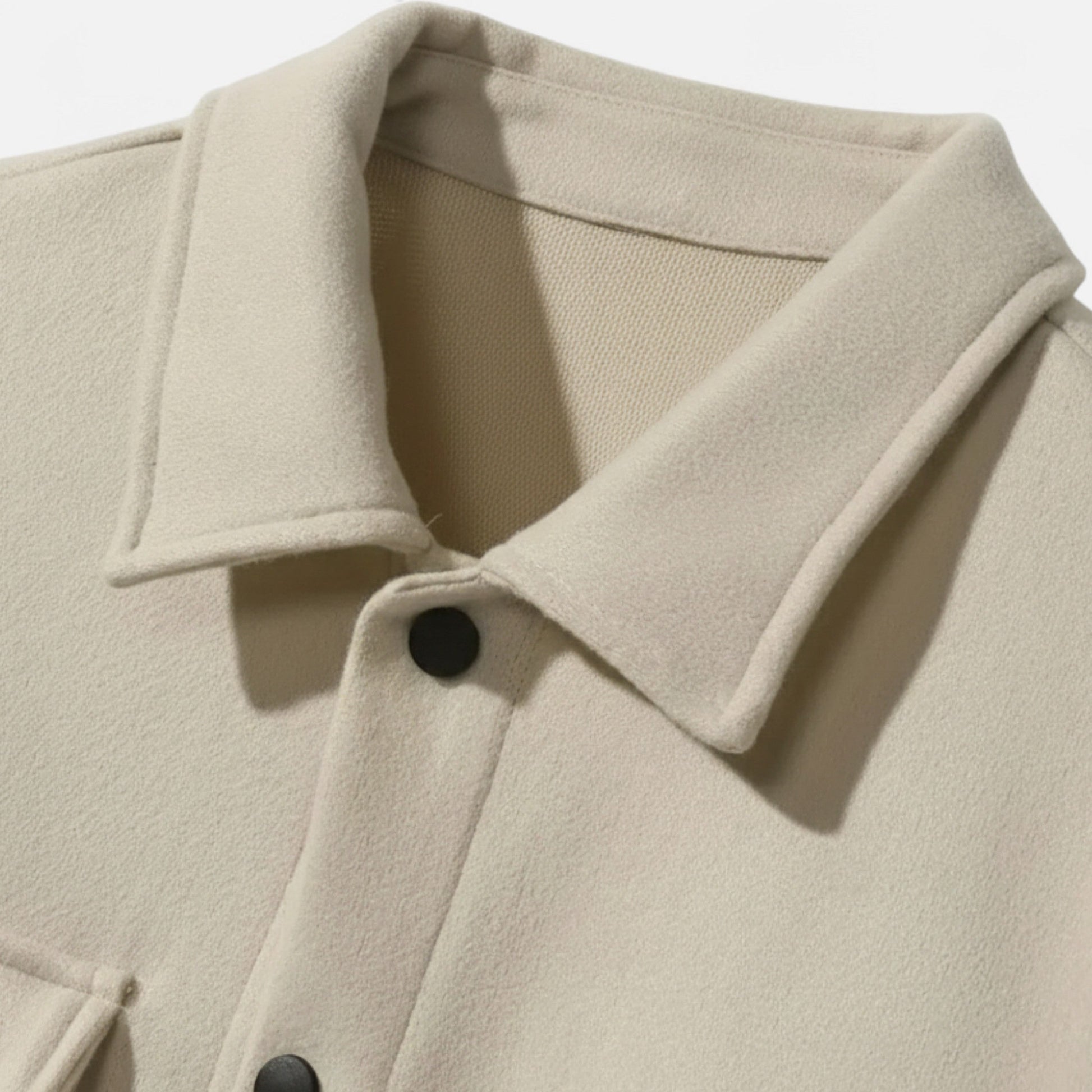 Men's tweed blazer in a classic style, featuring a tailored fit, notched lapels, and two front pockets. 3