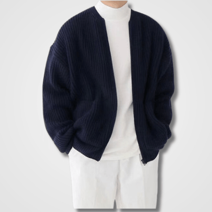 Men's long cardigan with long sleeves and a zip closure, featuring a relaxed fit and a stylish design. 3