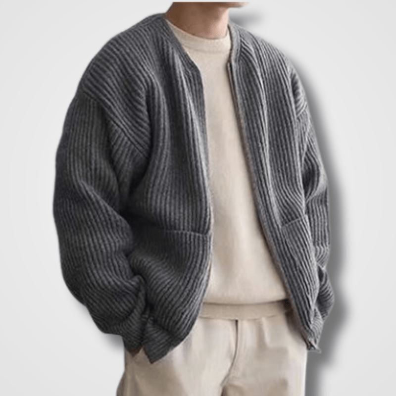 Men's long cardigan with long sleeves and a zip closure, featuring a relaxed fit and a stylish design. 4