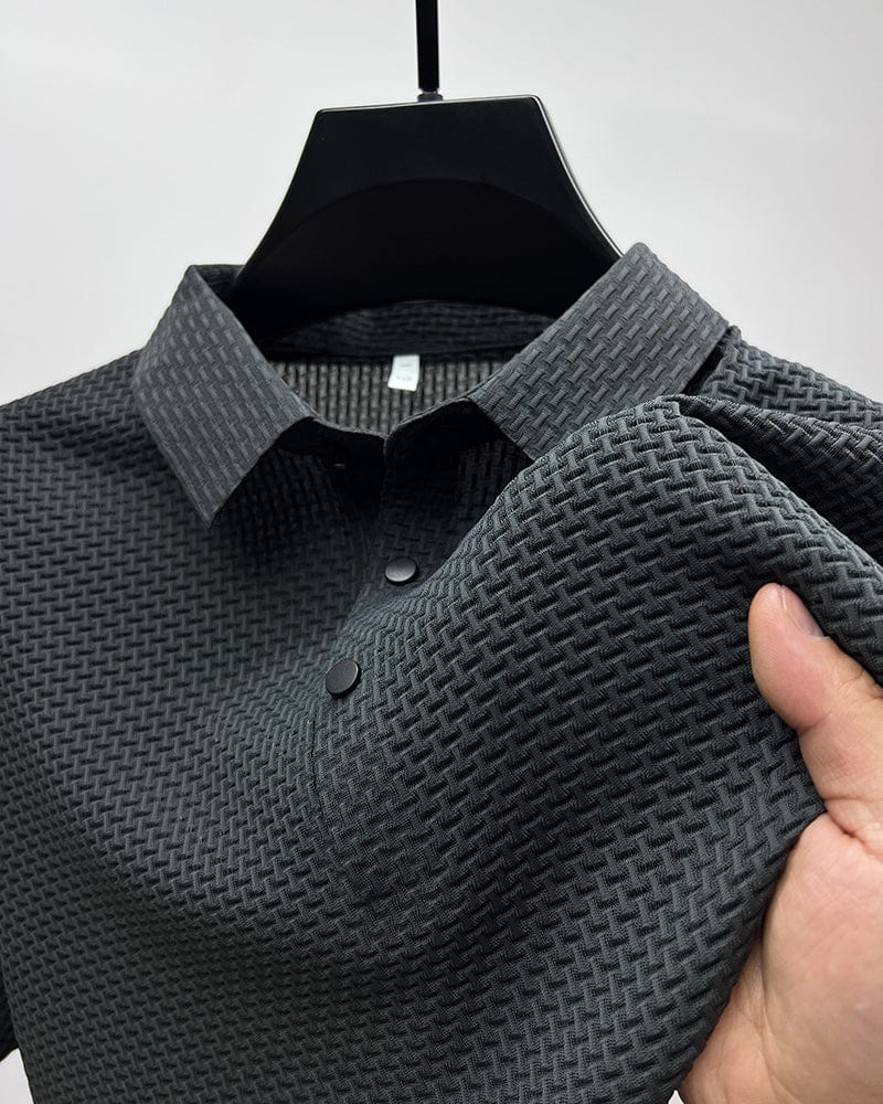 Men's short-sleeve T-shirt featuring mesh panels for ventilation. 1