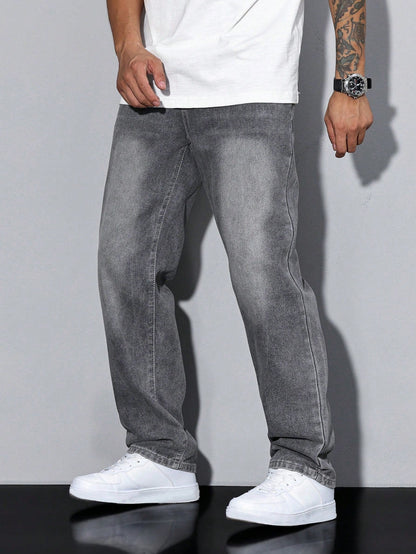 Men's loose-fitting jeans with straight legs in a solid color, displayed flat on a white background. 3