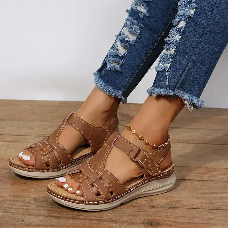 Orthopedic women's sandals with adjustable straps and supportive insoles, displayed from multiple angles. 2