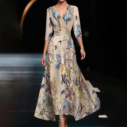 Elegant women's dress with a printed design and short sleeves, suitable for weddings. 2
